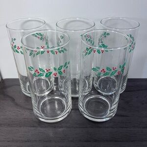 Corelle Winter Holly Berry Glass Tumblers Set of 5 Christmas Holidays